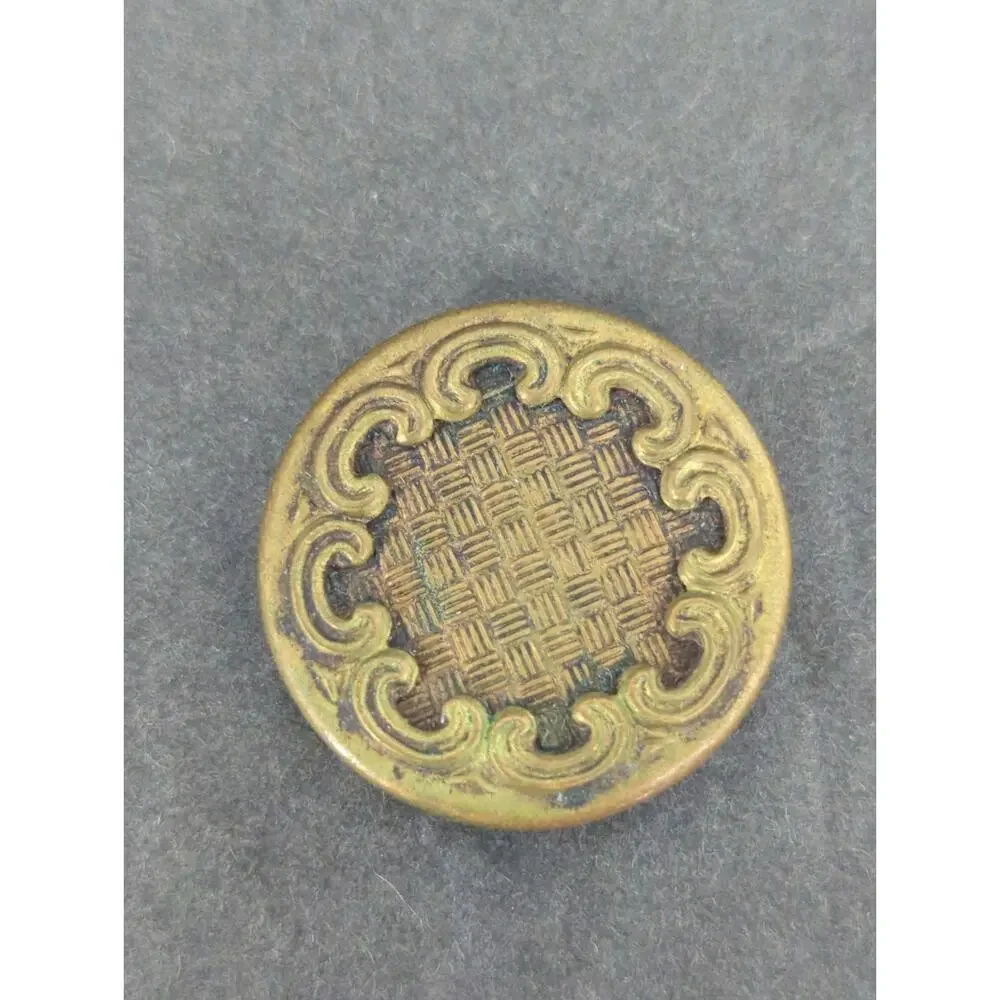 Vintage circular button